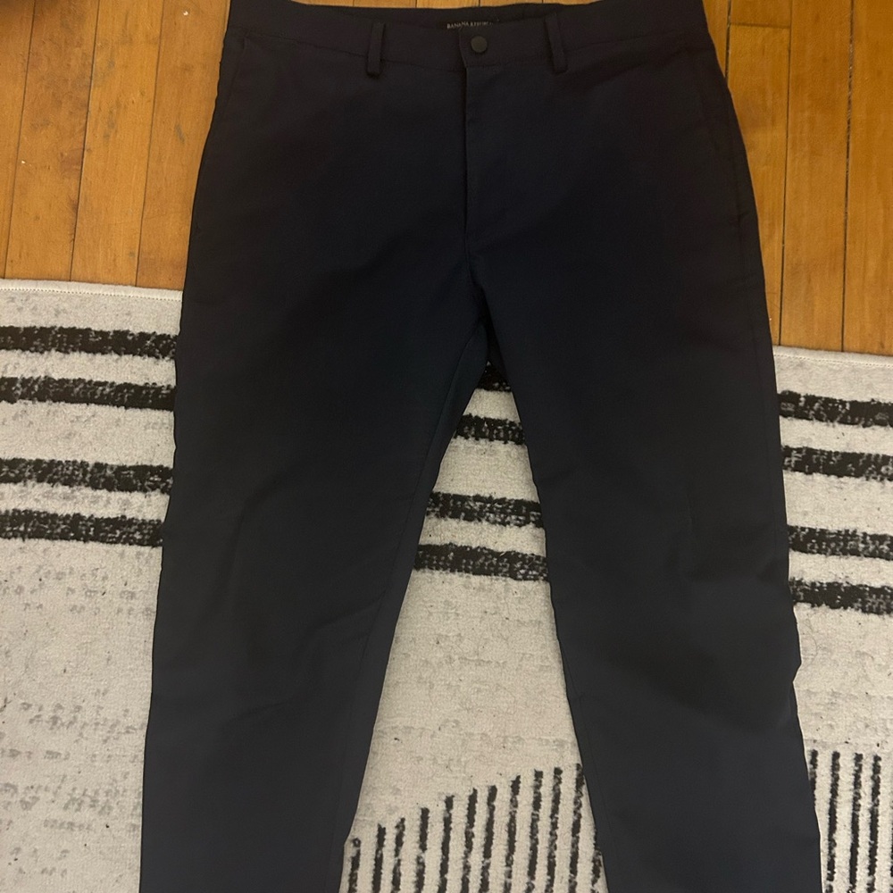 Banana Republic Men's Dark Navy commuter pant